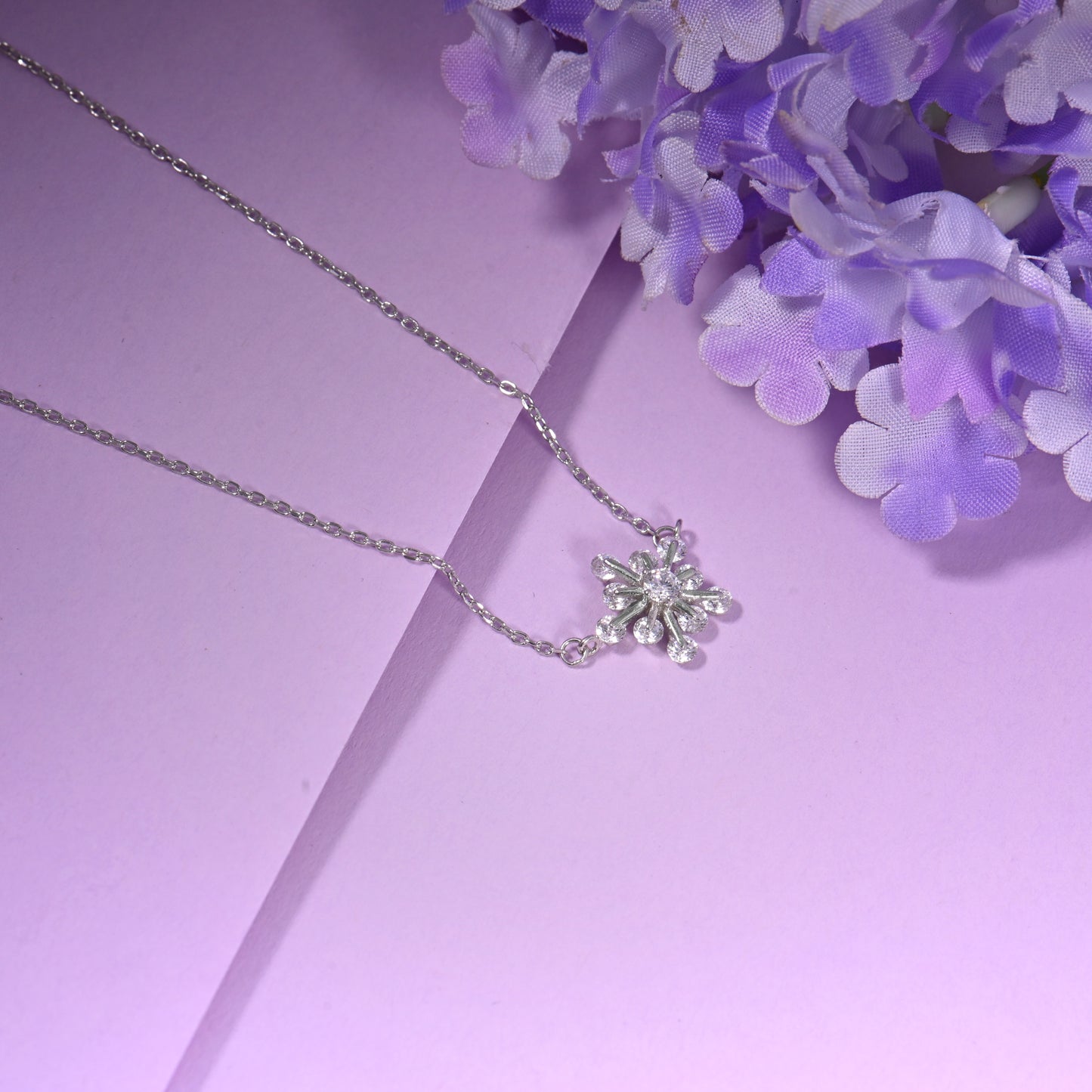 Silver Snowflake Floral Pendant with Link Chain