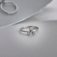 Glamourous Floral Silver Ring