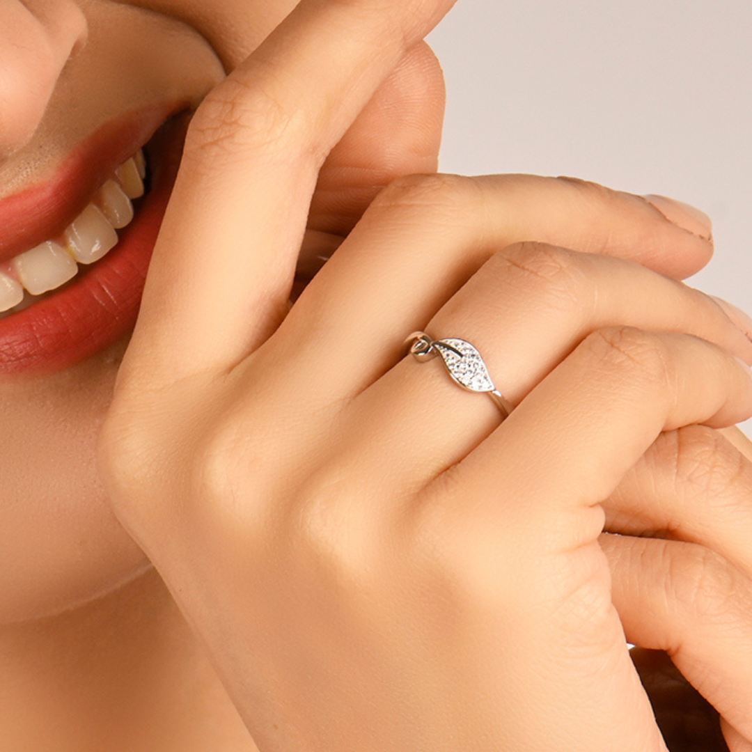 Leaf Poetry Zircon Silver Ring
