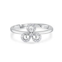 Glamourous Floral Silver Ring