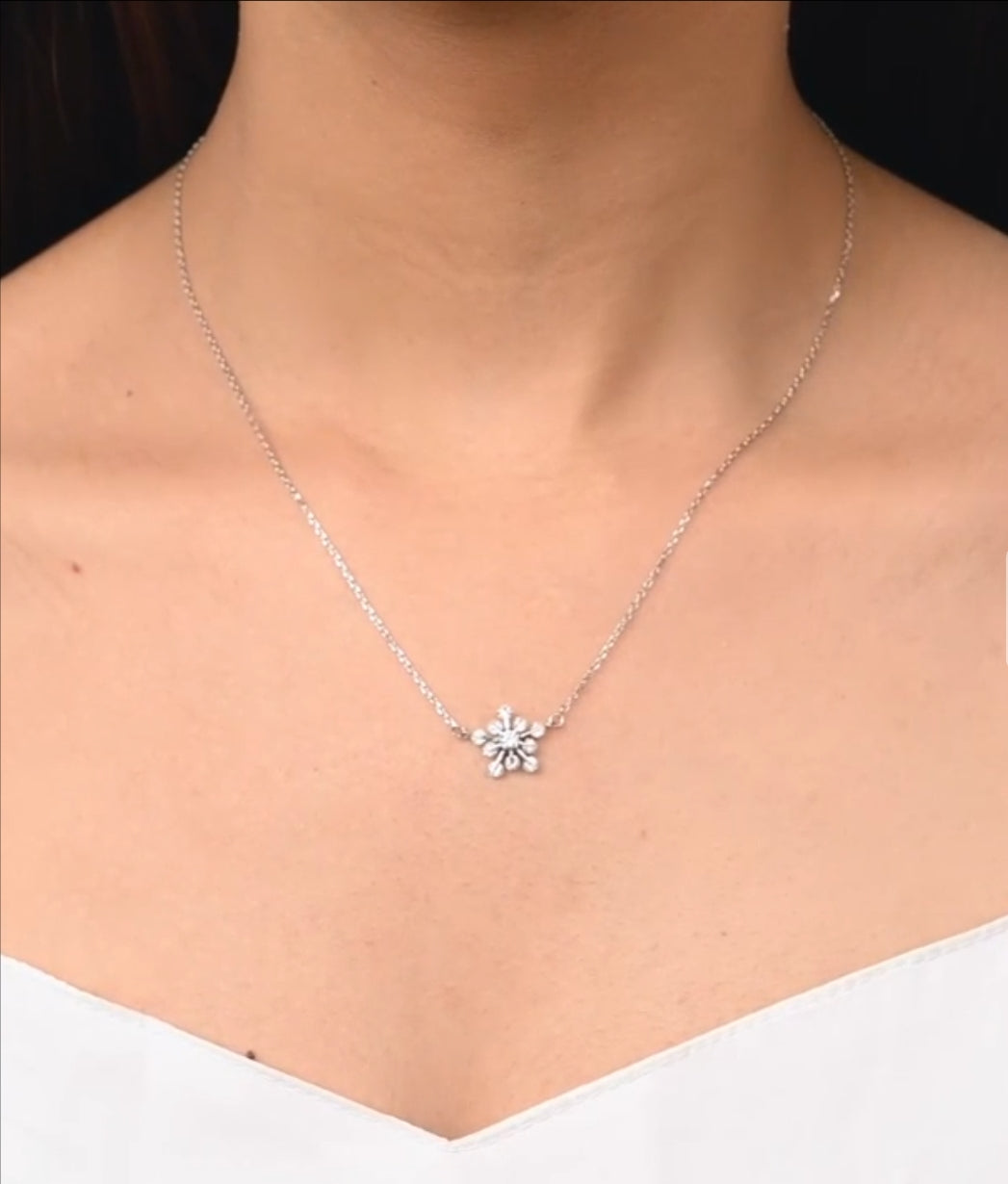 Silver Snowflake Floral Pendant with Link Chain