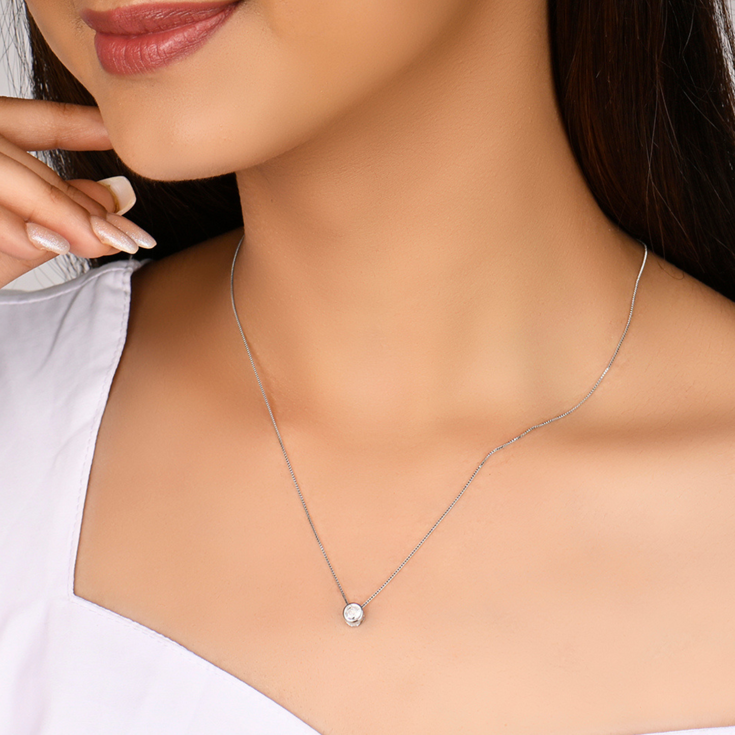 Silver Solitaire Opulent Pendant with Box Chain