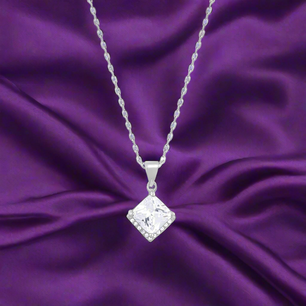 Modern Solitaire Zircon Silver Pendant with Link Chain