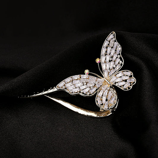 The Ultimate Pros and Cons of Wearing Silver Jewellery - RACHIVA