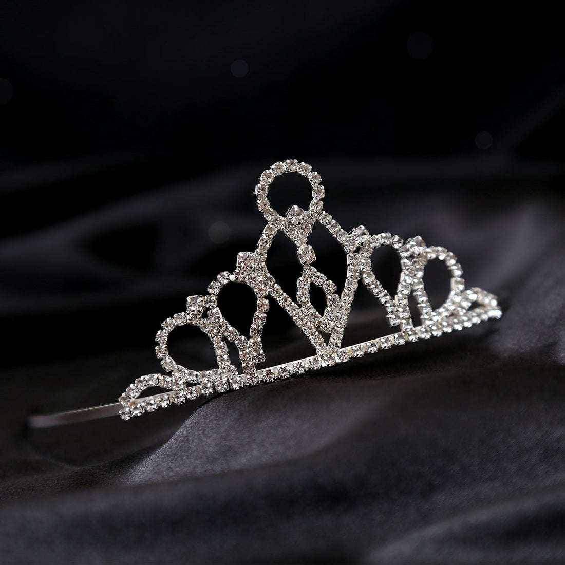 Comprehensive Guide on Matching Silver Jewellery with Skin Tones - RACHIVA