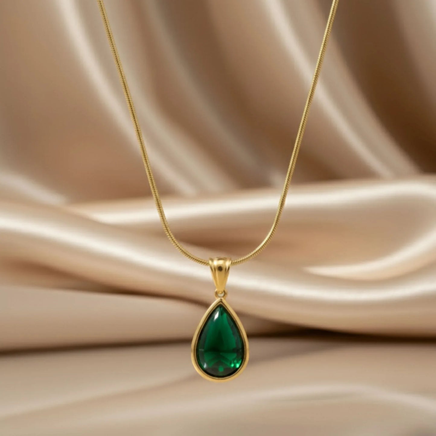 18K Gold Plated Emerald Teardrop Pendant Necklace - RACHIVA
