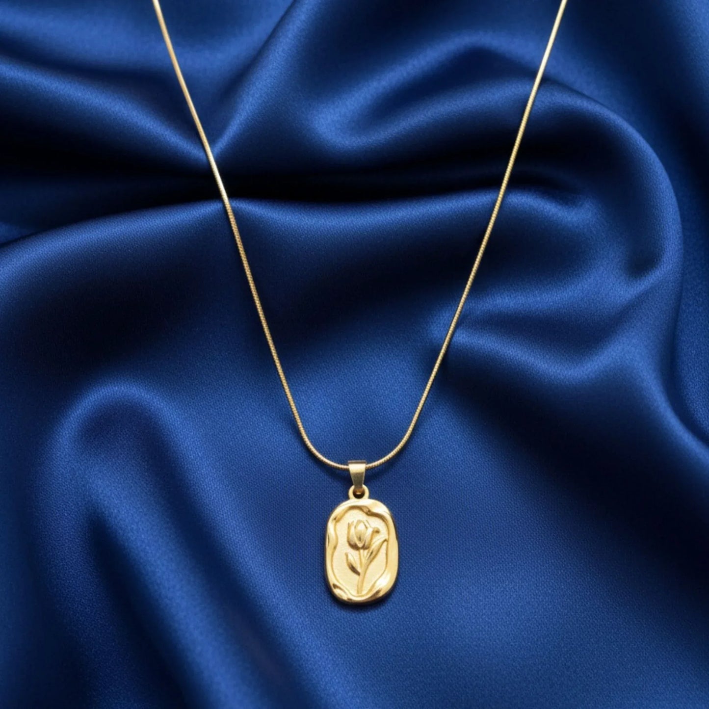 18K Gold Plated Embossed Rose Pendant Necklace - RACHIVA