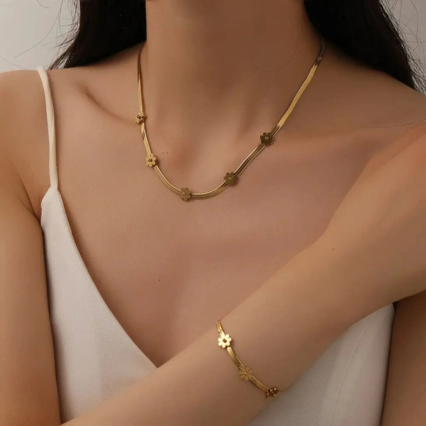 18K Gold Plated Floral Herringbone Chain Necklace - RACHIVA