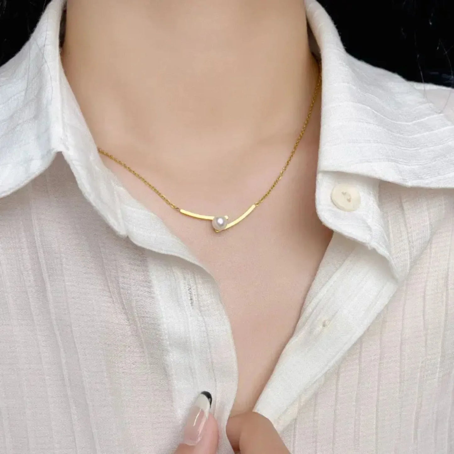 18K Gold Plated Minimal Pearl Curve Necklace - RACHIVA
