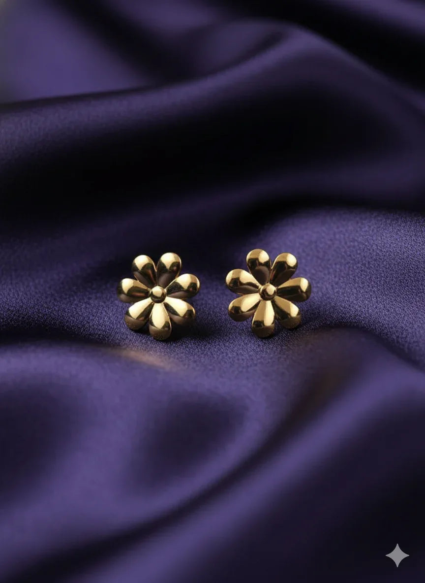 18K Gold Plated Daisy Flower Stud Earrings - RACHIVA
