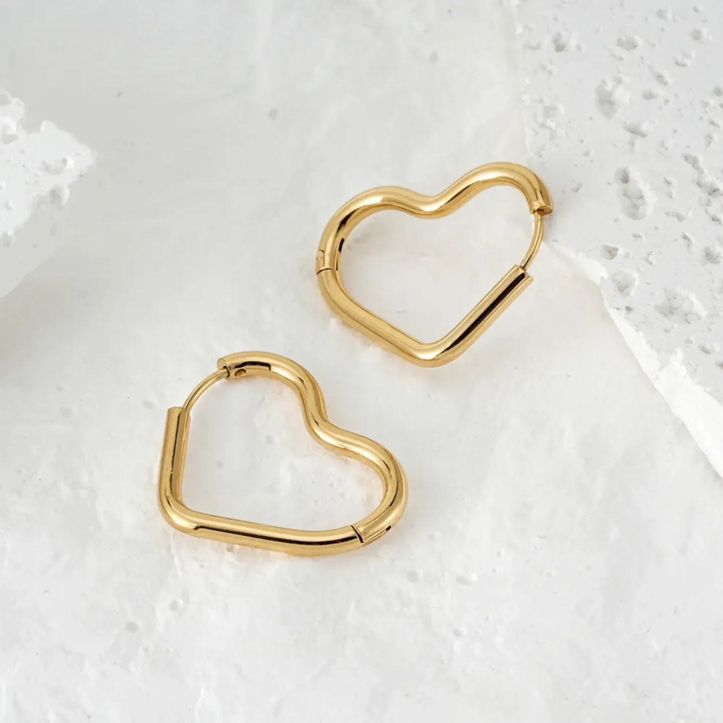 18K Gold Plated Abstract Heart Hoop Earrings - RACHIVA