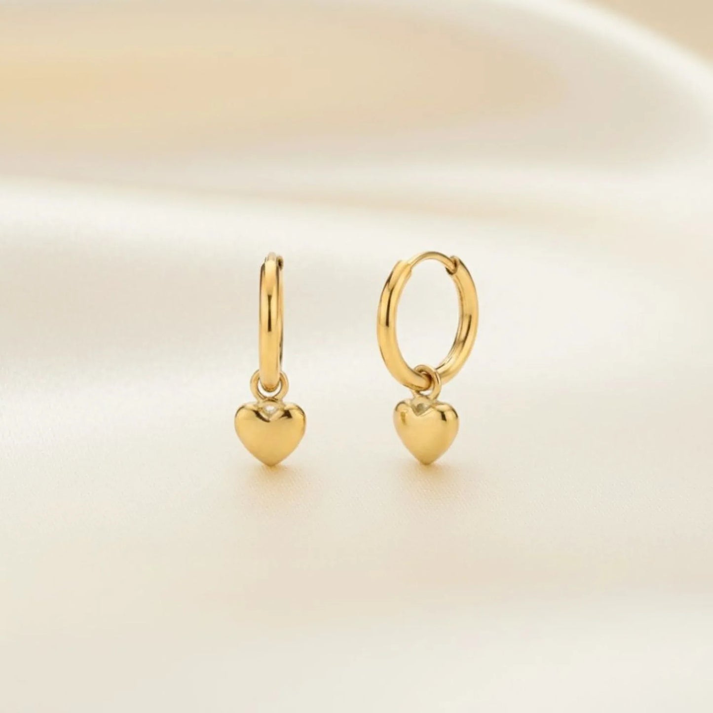 18K Gold Plated Heart Charm Hoop Earrings - RACHIVA