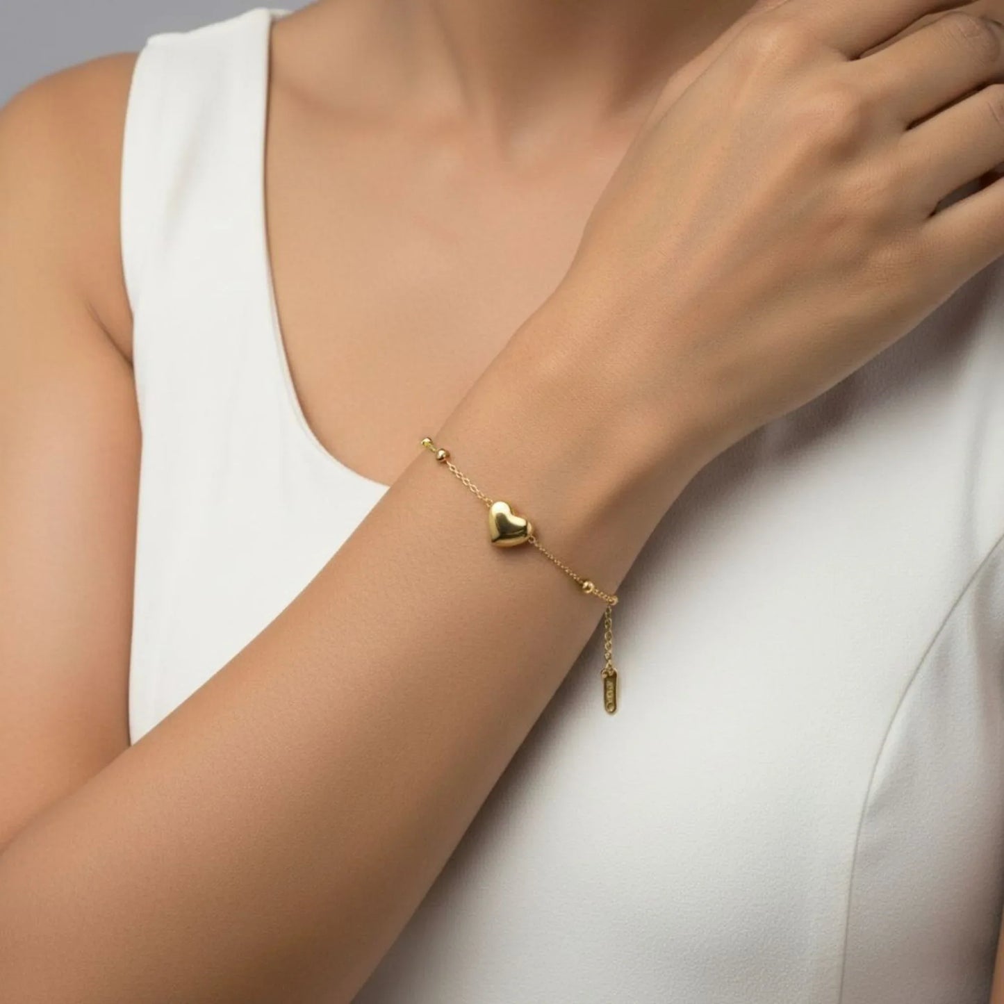 18K Gold Plated Mini Heart Center Bracelet - RACHIVA