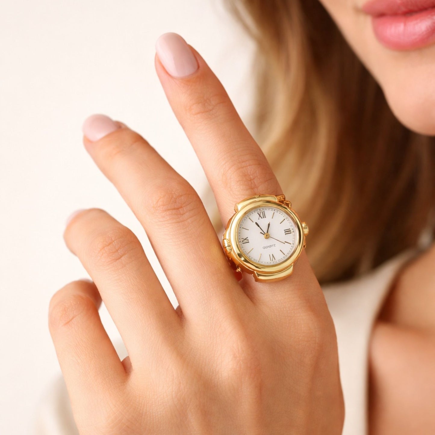 18K Quartz Finger Ring Watch - Gold (Roman Numeral Dial)
