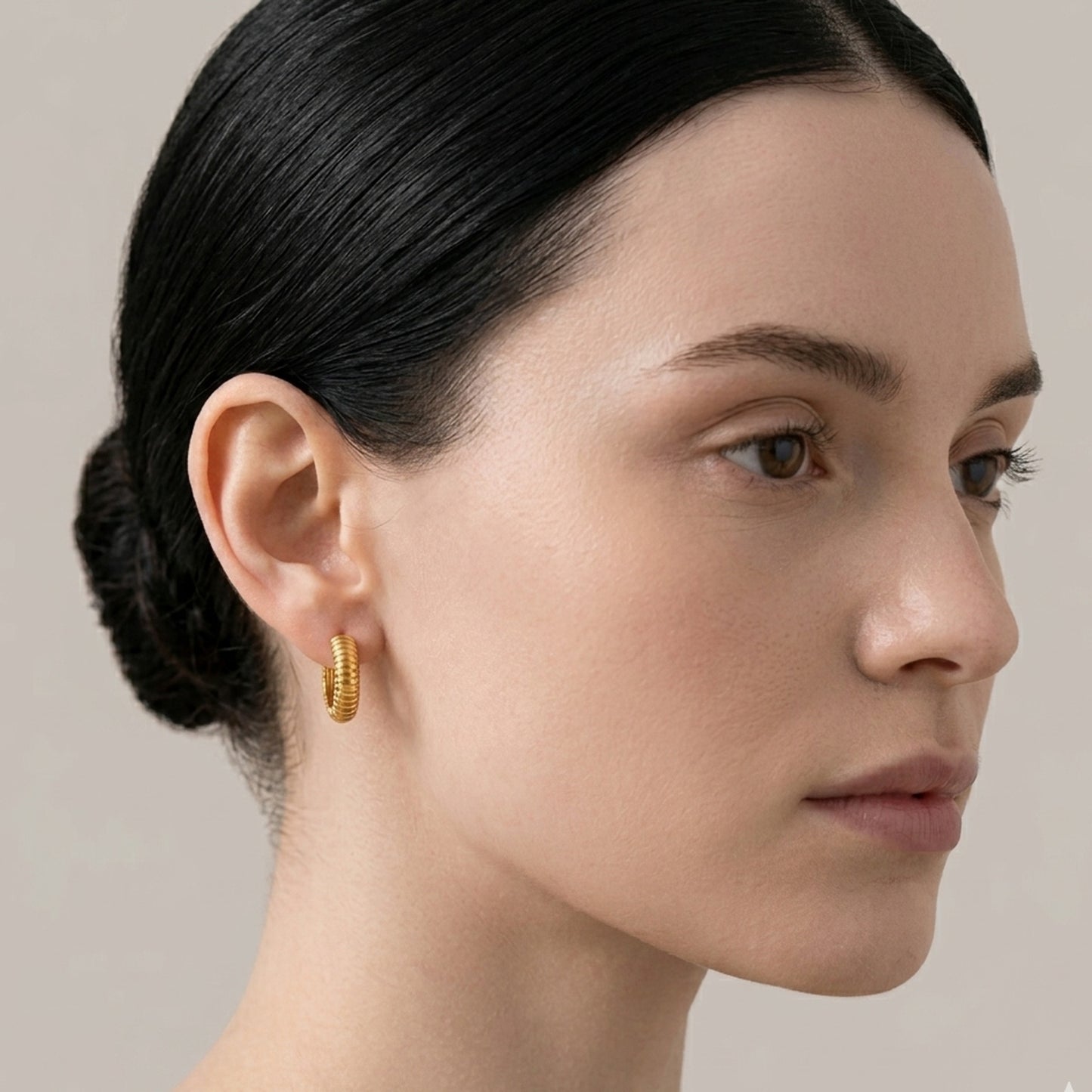 18K Gold Plated Ribbed Textured Chunky Huggie Hoop Earrings