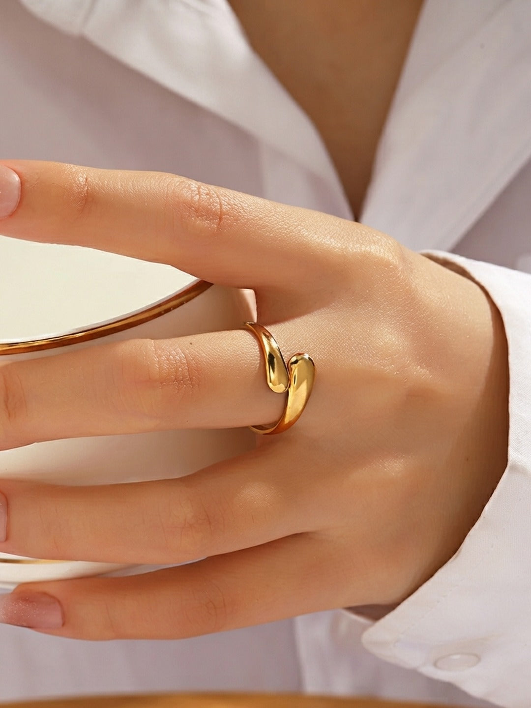 Rachiva 18K Gold Plated Pear Solitaire V-Shape Ring