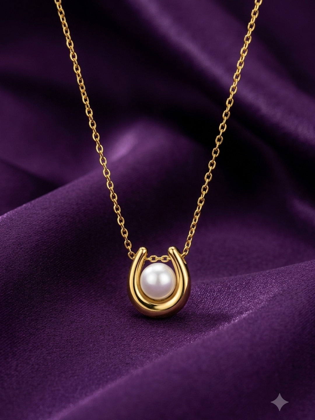 18K Gold Plated Horseshoe Pearl Pendant Necklace