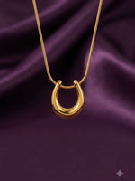 18K Gold Plated Horseshoe Pendant Necklace