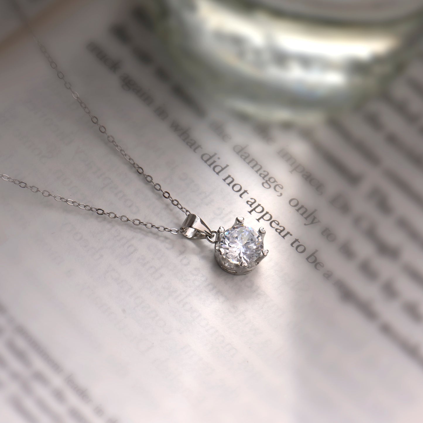 Silver Bold Solitaire Pendant with Link Chain