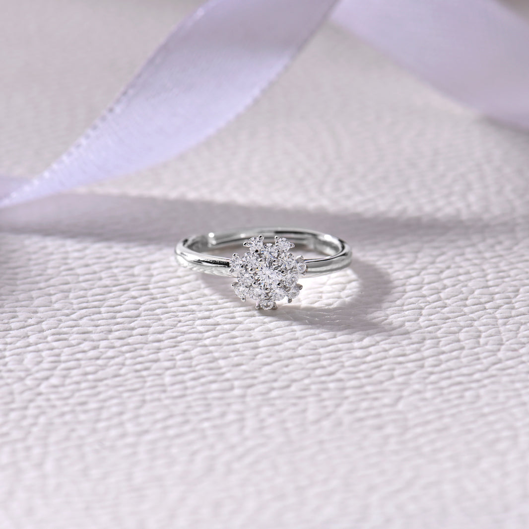 Everyday Elegance Solitaire Silver Ring